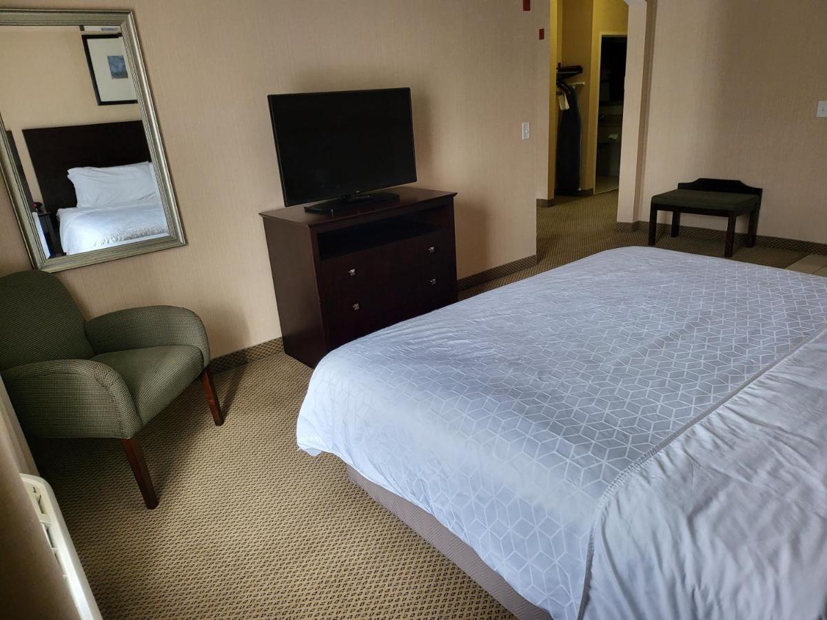 Holiday Inn Express Hotel & Suites Tipp City By Ihg Exterior photo