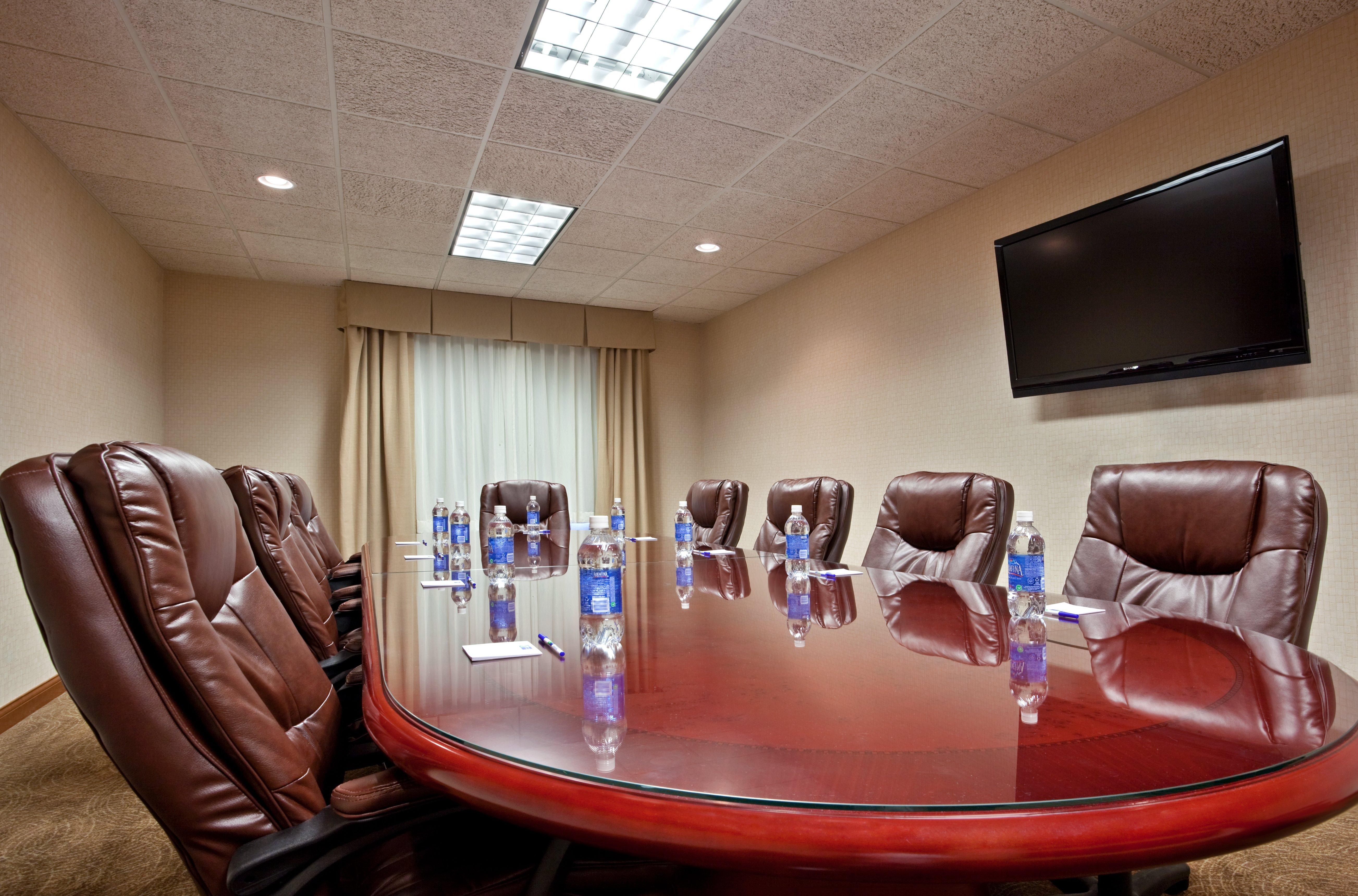 Holiday Inn Express Hotel & Suites Tipp City By Ihg Exterior photo