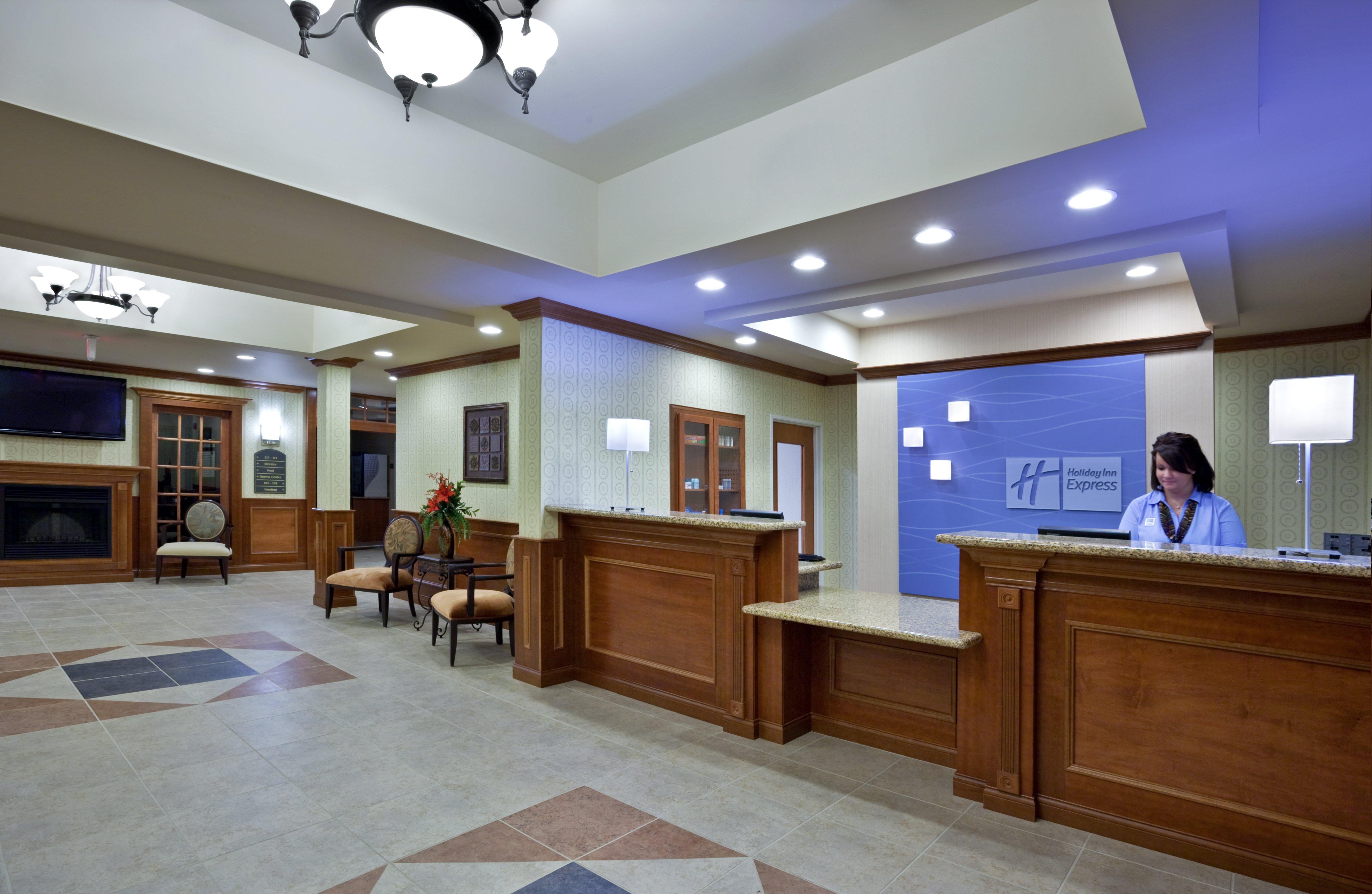 Holiday Inn Express Hotel & Suites Tipp City By Ihg Exterior photo
