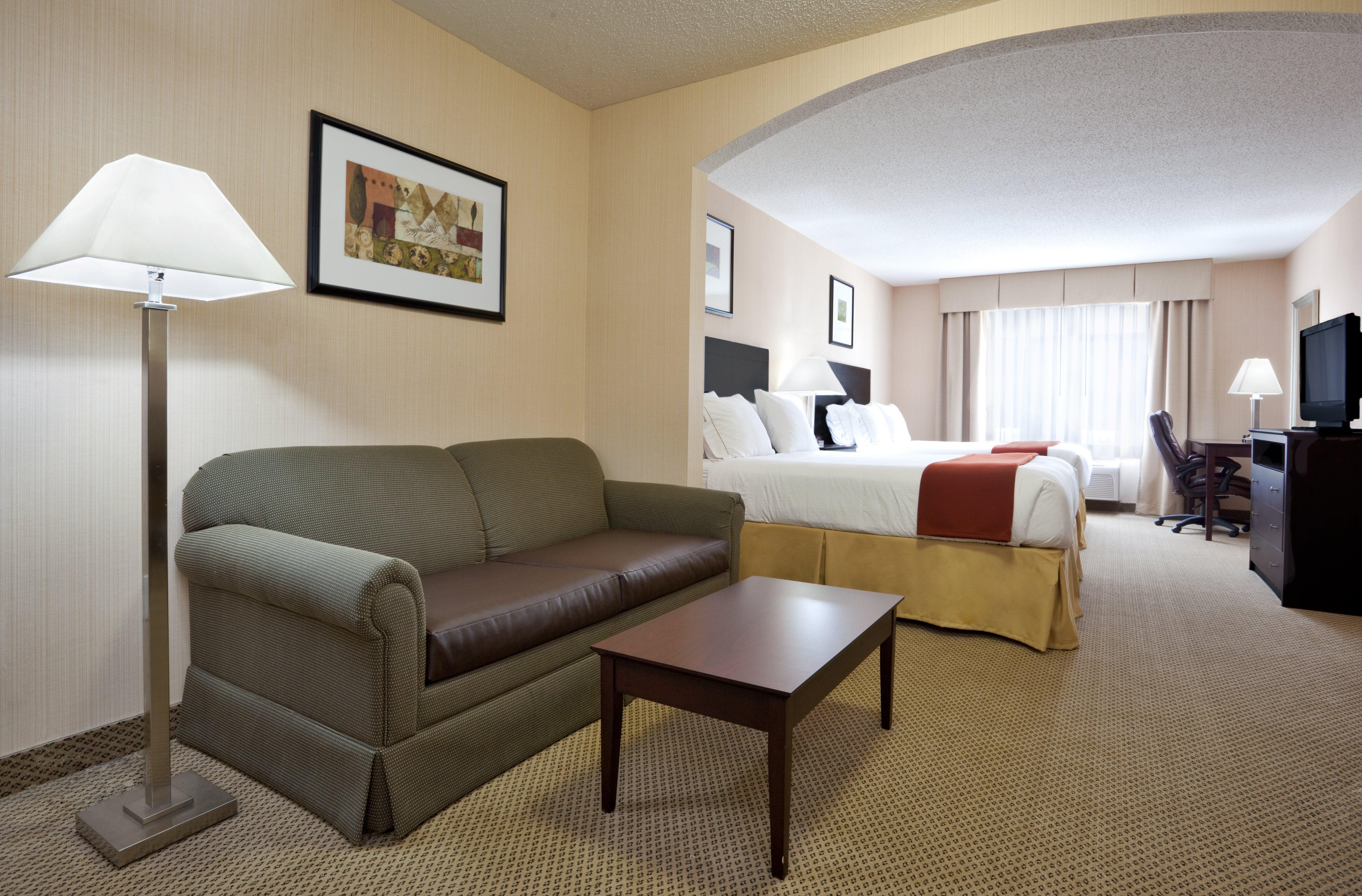 Holiday Inn Express Hotel & Suites Tipp City By Ihg Exterior photo