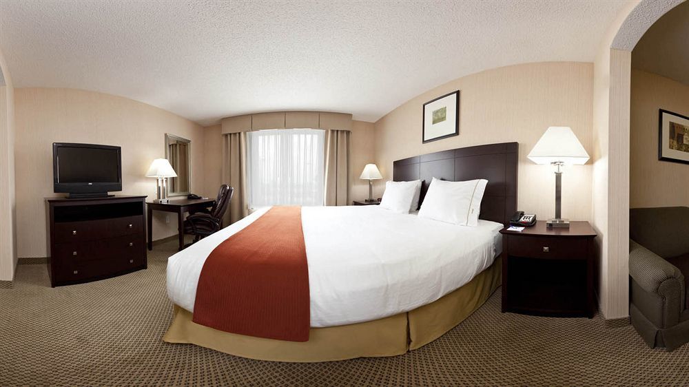 Holiday Inn Express Hotel & Suites Tipp City By Ihg Exterior photo